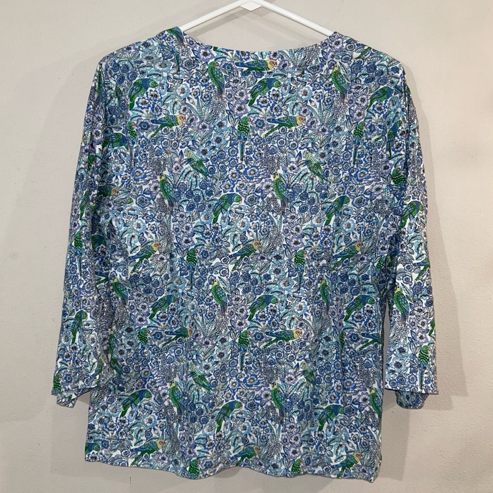J. Jill Tropical Novelty Print Blouse Top Blue Floral Parakeet Size Petite Small - Picture 2 of 7